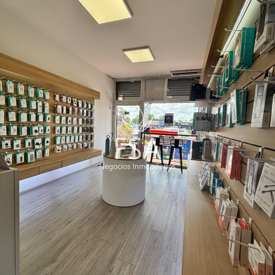 Local Comercial ID.421 - Alquiler Local Comercial Al lado de Tienda Inglesa Lagomar F