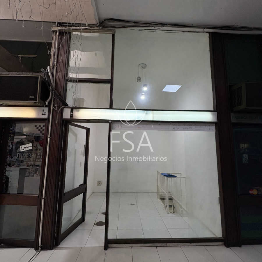Local Comercial ID.375 - Alquiler Local Comercial Galería Centro Montevideo Ev