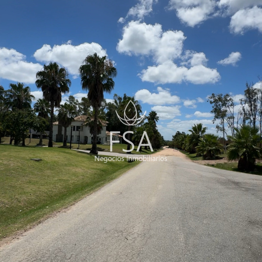 Terreno ID.187 - Venta Terreno Arbolado Barrio Privado Amenities 2000 M2 Cumbres de Carrasco Canelones G