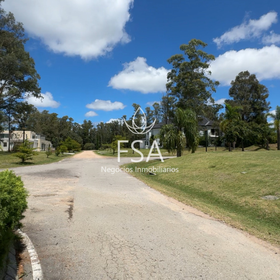 Terreno ID.187 - Venta Terreno Arbolado Barrio Privado Amenities 2000 M2 Cumbres de Carrasco Canelones G