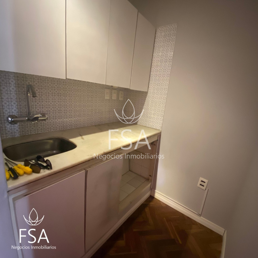 Oficina ID.61 - Venta Oficina Ciudad Vieja Montevideo Ev