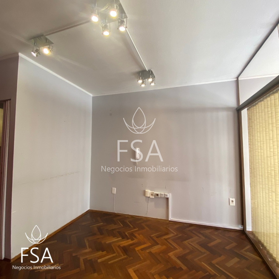 Oficina ID.61 - Venta Oficina Ciudad Vieja Montevideo Ev