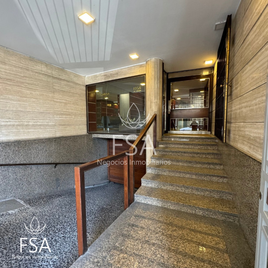 Oficina ID.62 - Venta Amplia Oficina Al Frente Baño Privado Kitchenette Calefacción Excelente Ubicación Cordón Montevideo G