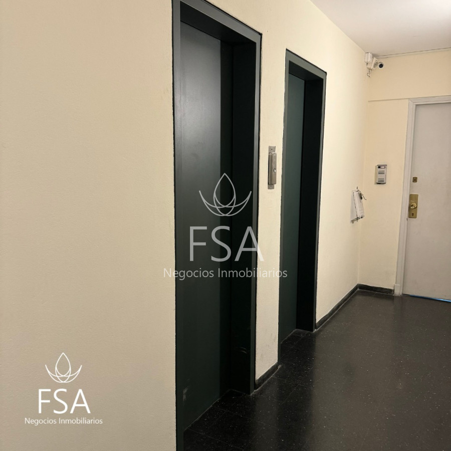 Oficina ID.62 - Venta Amplia Oficina Al Frente Baño Privado Kitchenette Calefacción Excelente Ubicación Cordón Montevideo G