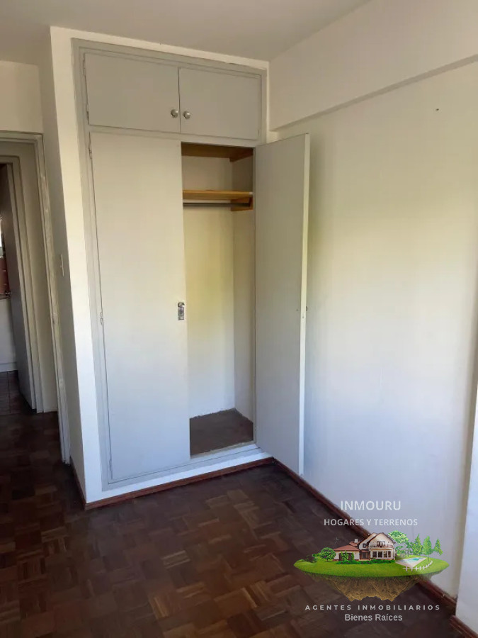 Apartamento ID.883 - Alquiler de apartamento en Tres Cruces 2 dormitorios