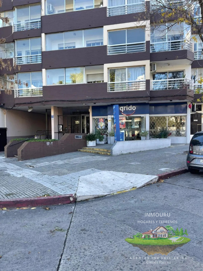 Apartamento ID.883 - Alquiler de apartamento en Tres Cruces 2 dormitorios