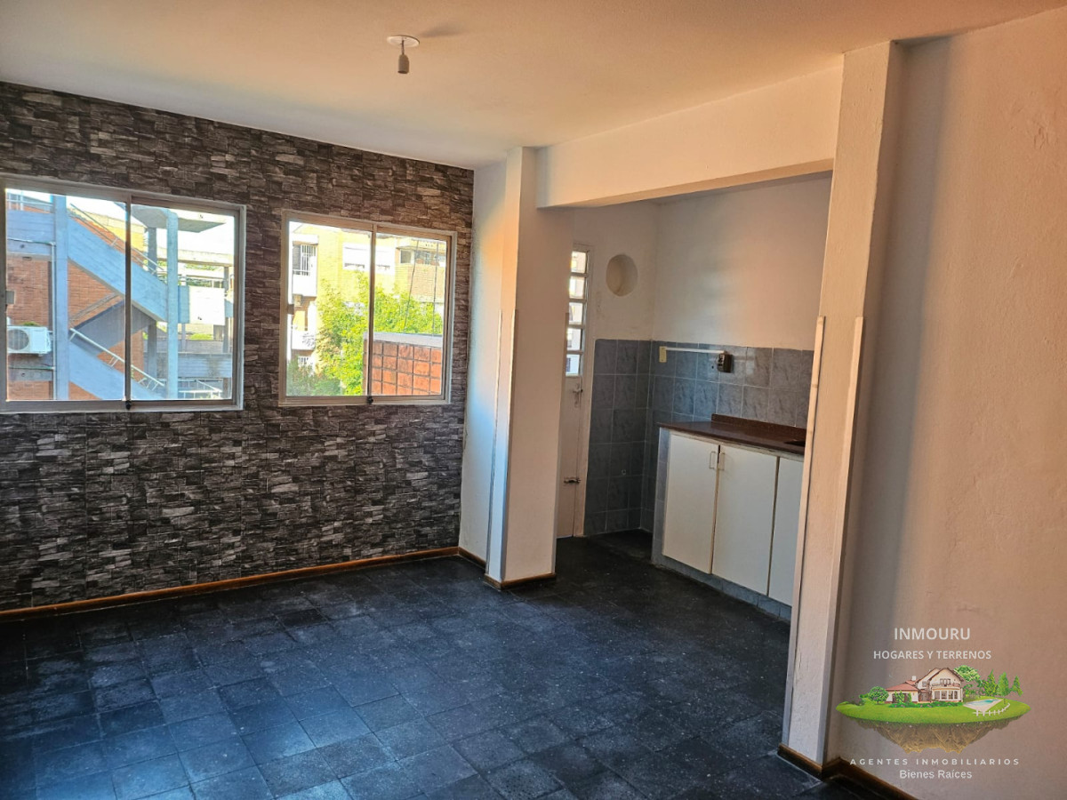 Apartamento ID.2635 - Alquilo Amplio Y Luminoso Apto en complejo cerrado ubicado en flor de Maroñas