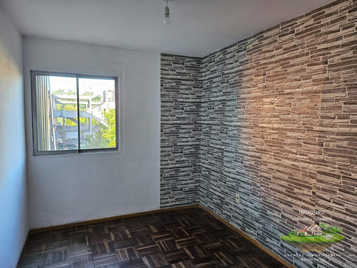 Apartamento ID.2635 - Alquilo Amplio Y Luminoso Apto en complejo cerrado ubicado en flor de Maroñas
