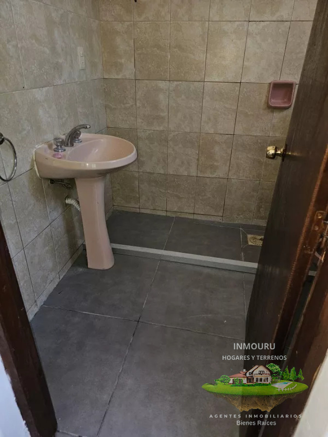 Apartamento ID.444 - Alquiler de casa de 2 dormitorios en las Piedras entrada para camiones 