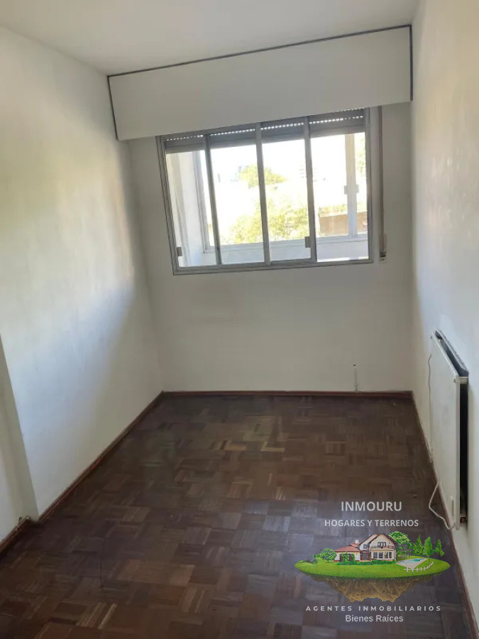 Apartamento ID.883 - Alquiler de apartamento en Tres Cruces 2 dormitorios