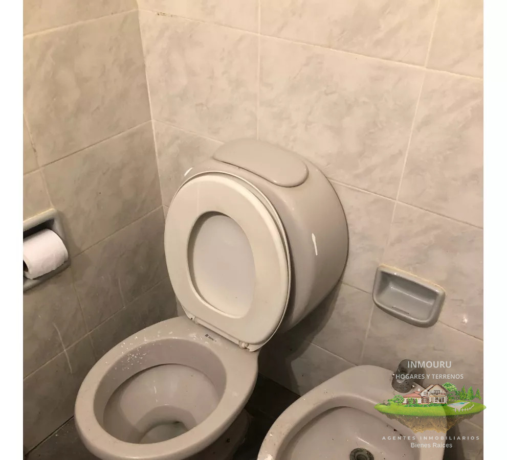 Apartamento ID.473 - Se vende casa a 20m de la playa, amoblada, con cochera, Atlántida