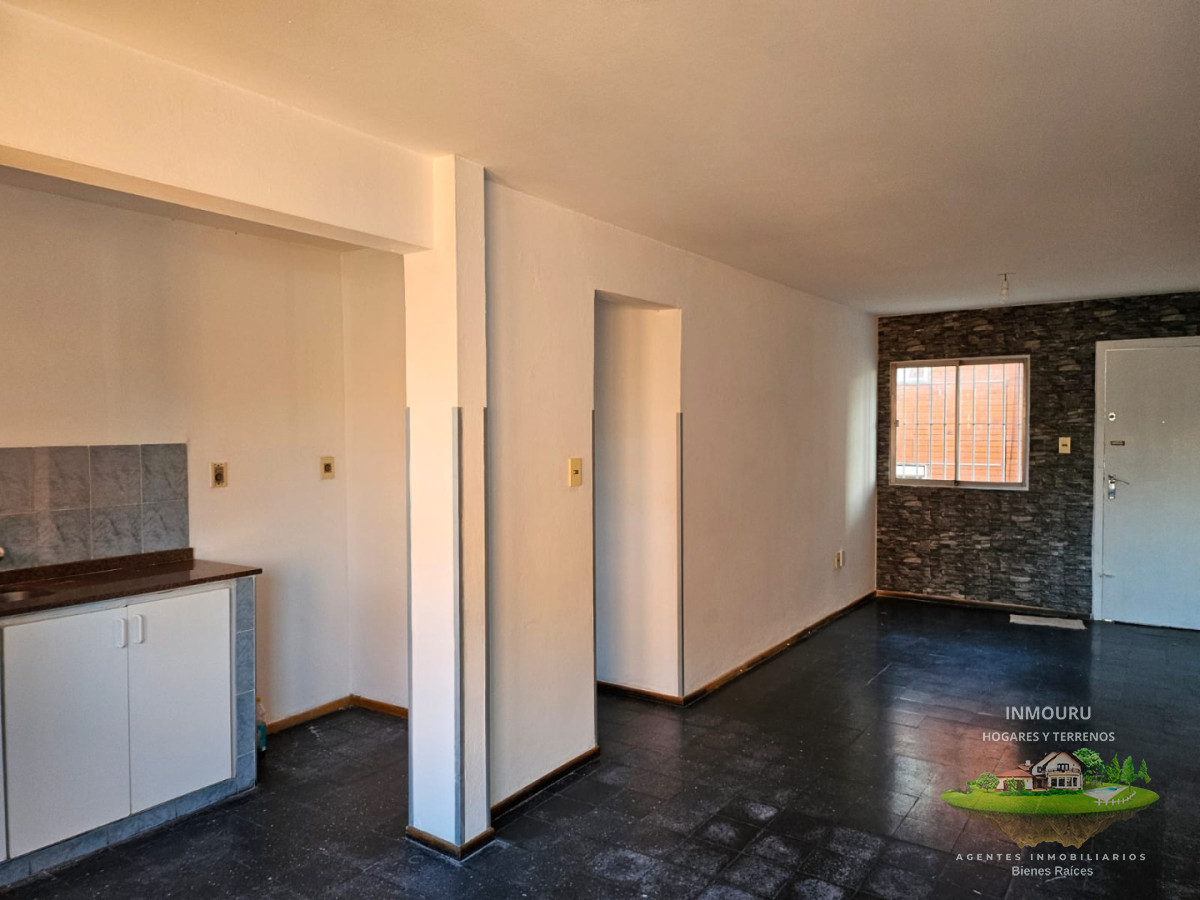 Apartamento ID.2635 - Alquilo Amplio Y Luminoso Apto en complejo cerrado ubicado en flor de Maroñas