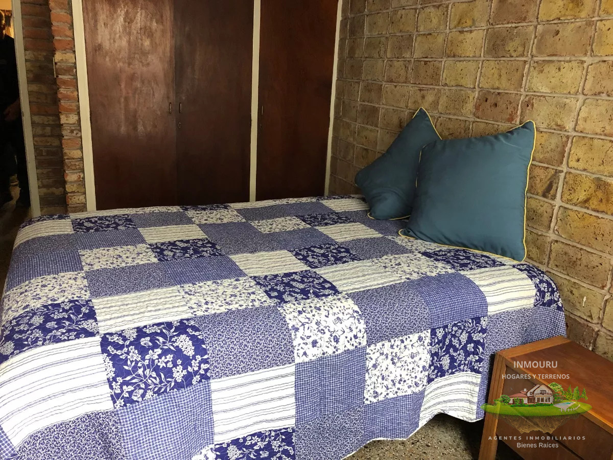 Apartamento ID.473 - Se vende casa a 20m de la playa, amoblada, con cochera, Atlántida