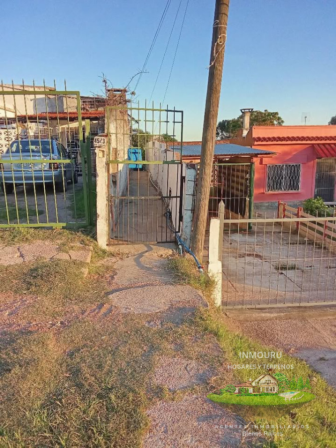 Apartamento ID.1493 - Venta de casa de 2 pisos en Piedras Blancas
