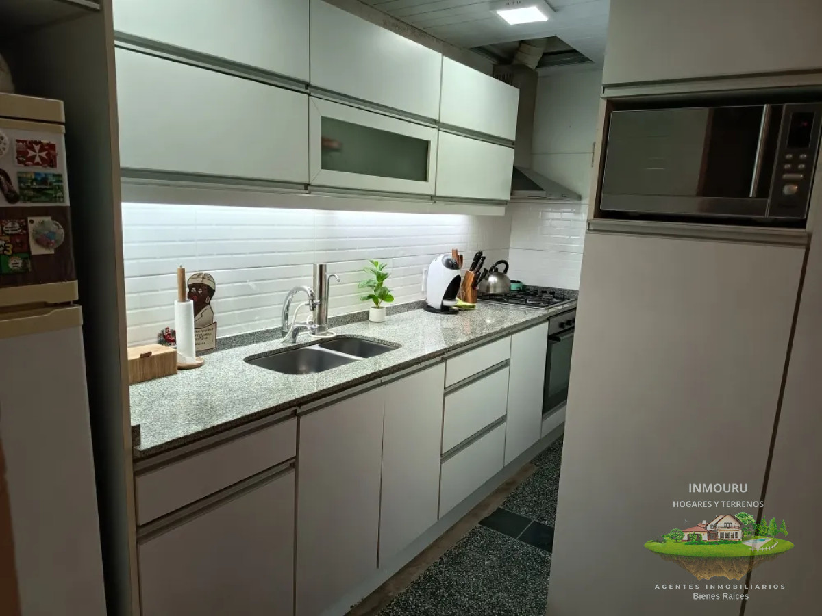 Apartamento ID.920 - Alquiler de apartamento en Reducto, 4 dormitorios.