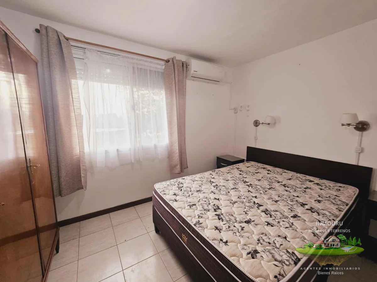 Apartamento ID.1742 - Vendo Apartamento tipo casa  2 Dorm. con cochera y Azotea con Parrillero