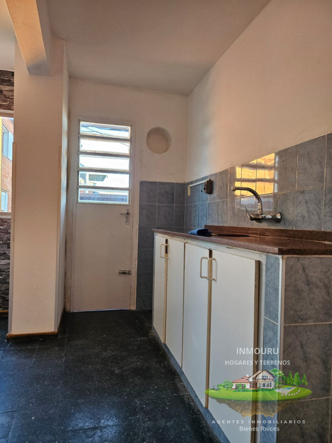 Apartamento ID.2635 - Alquilo Amplio Y Luminoso Apto en complejo cerrado ubicado en flor de Maroñas