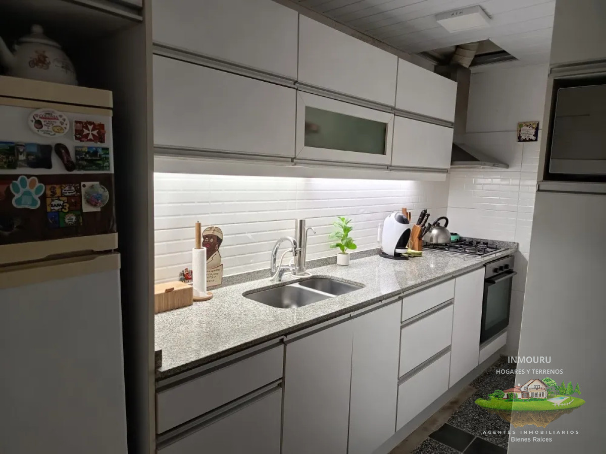 Apartamento ID.920 - Alquiler de apartamento en Reducto, 4 dormitorios.