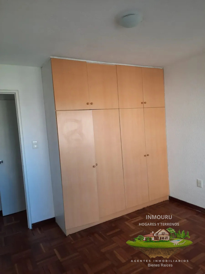 Apartamento ID.2812 - Alquilo luminoso apartamento de 2 dormitorios, 2 baños y cochera en Tres Cruces