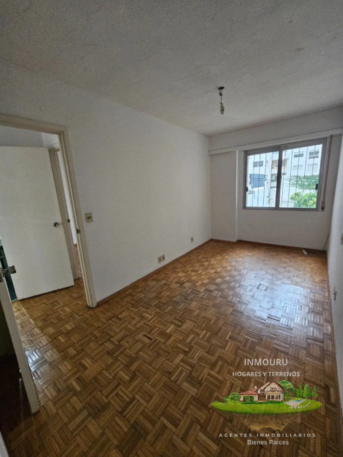 Apartamento ID.2331 - Alquiler de Imperdible Apartamento de 3 Dormitorios situado en la Rambla de Pocitos.
