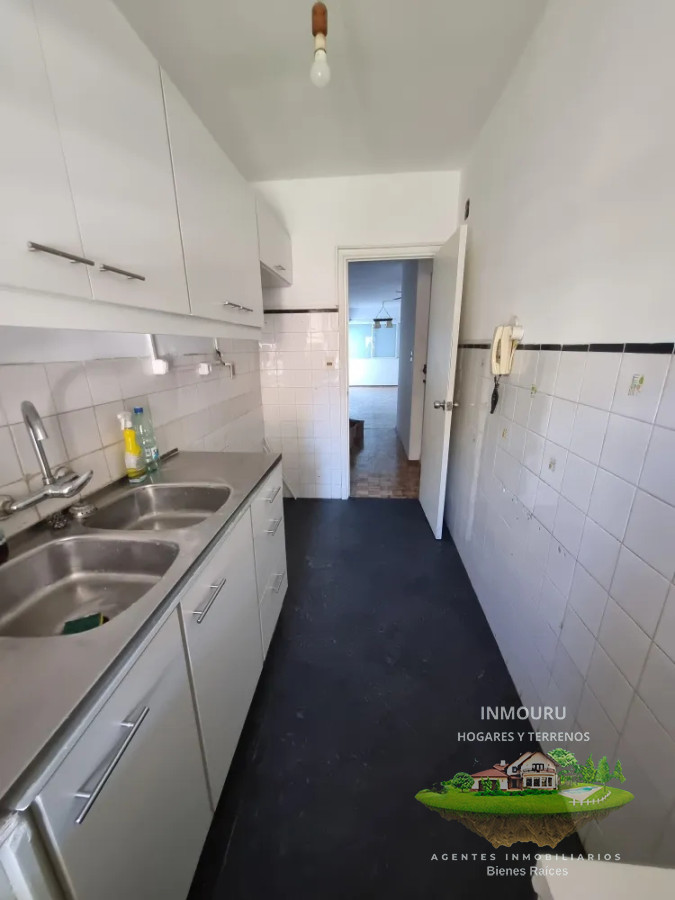 Apartamento ID.1750 - Alquiler de Aparamento 2 Dormitorios en ciudad Vieja 