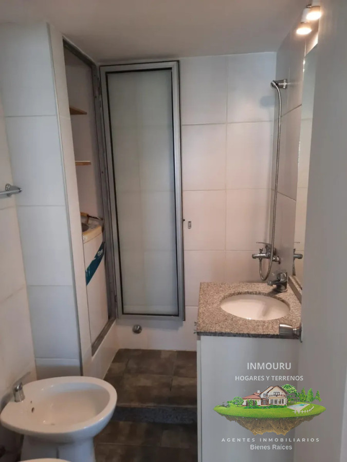 Apartamento ID.2812 - Alquilo luminoso apartamento de 2 dormitorios, 2 baños y cochera en Tres Cruces