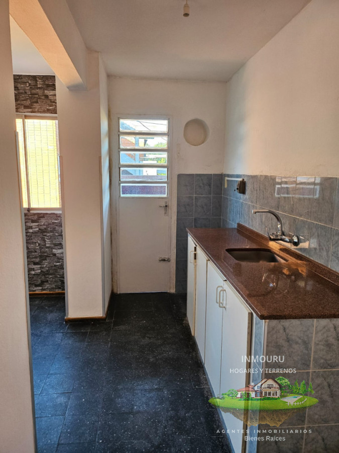 Apartamento ID.2635 - Alquilo Amplio Y Luminoso Apto en complejo cerrado ubicado en flor de Maroñas
