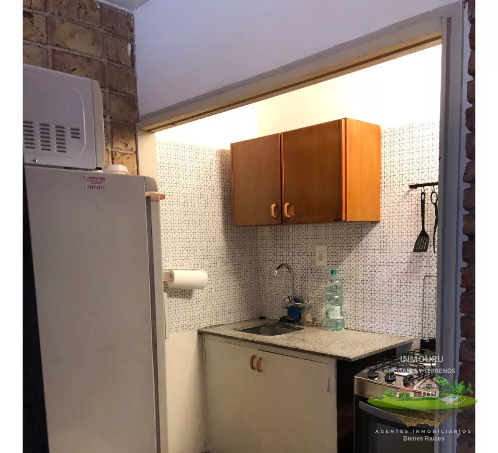 Apartamento ID.473 - Se vende casa a 20m de la playa, amoblada, con cochera, Atlántida