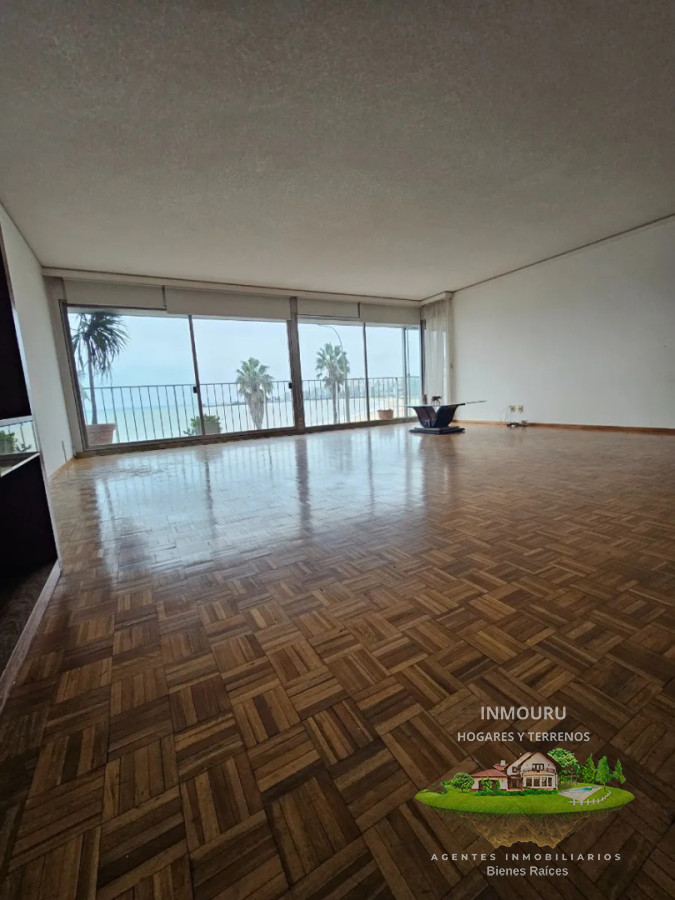 Apartamento ID.2331 - Alquiler de Imperdible Apartamento de 3 Dormitorios situado en la Rambla de Pocitos.