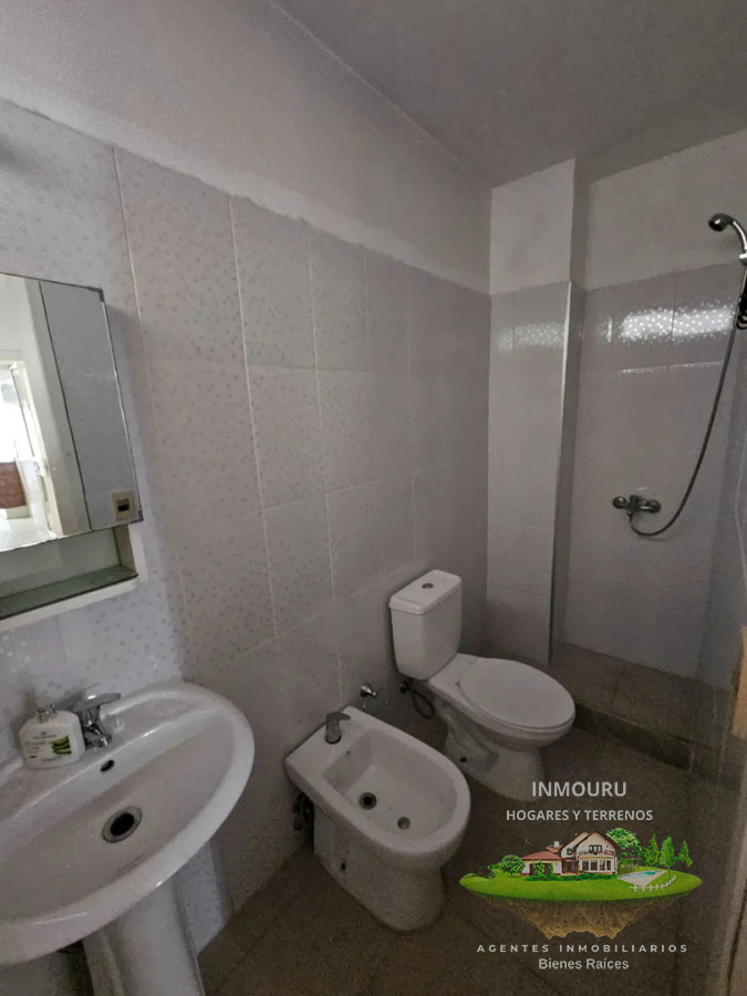Apartamento ID.2331 - Alquiler de Imperdible Apartamento de 3 Dormitorios situado en la Rambla de Pocitos.