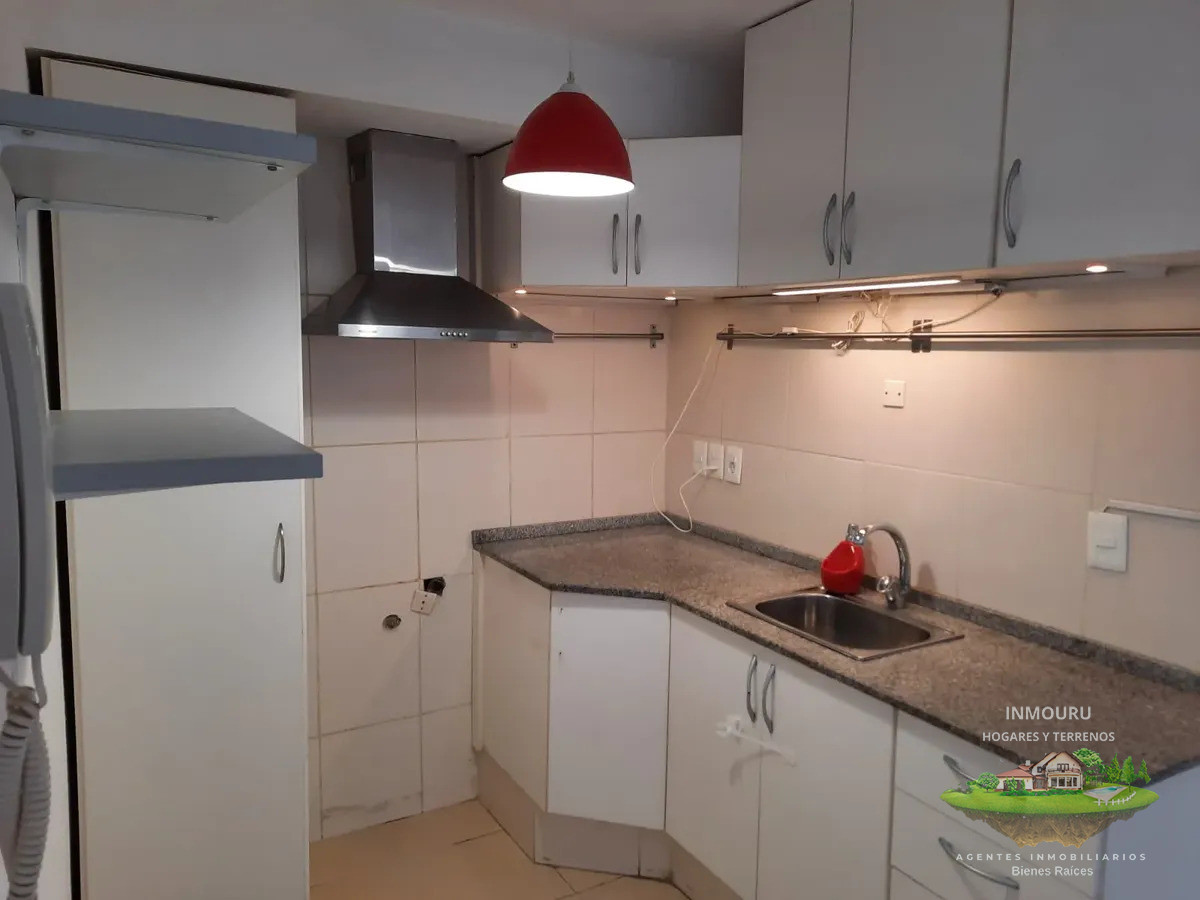 Apartamento ID.2812 - Alquilo luminoso apartamento de 2 dormitorios, 2 baños y cochera en Tres Cruces