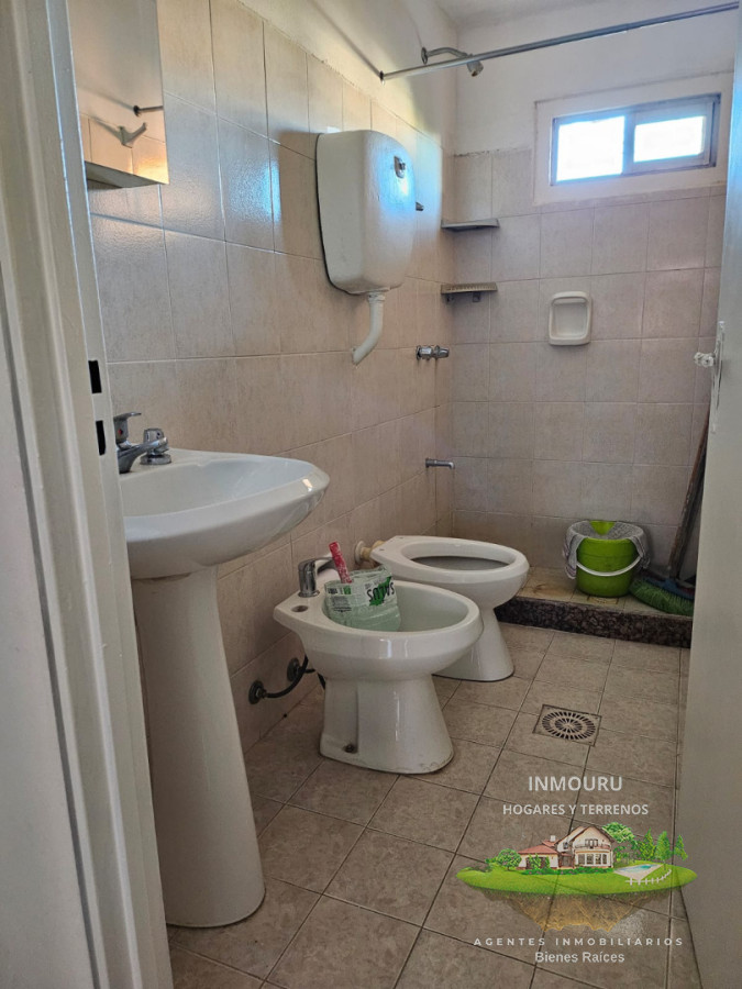 Apartamento ID.2635 - Alquilo Amplio Y Luminoso Apto en complejo cerrado ubicado en flor de Maroñas