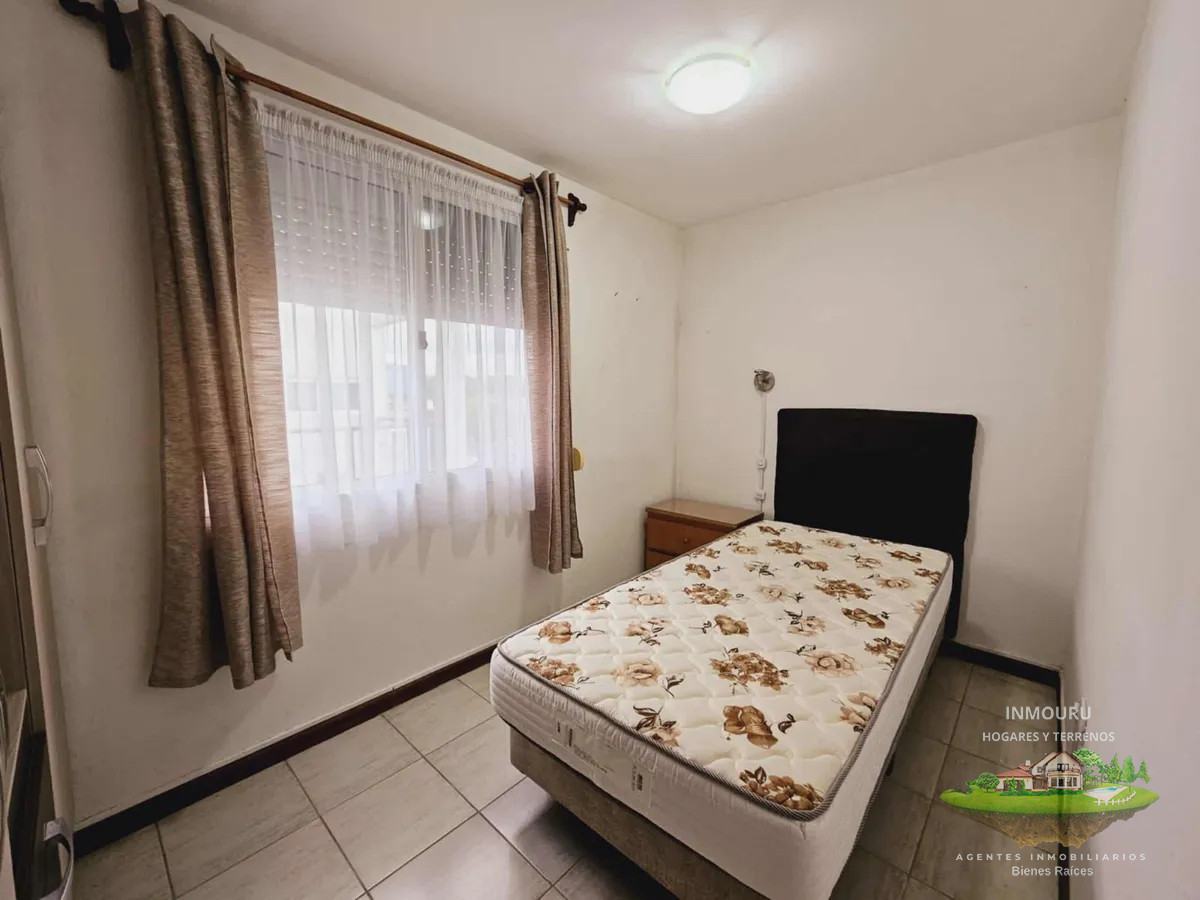 Apartamento ID.1742 - Vendo Apartamento tipo casa  2 Dorm. con cochera y Azotea con Parrillero