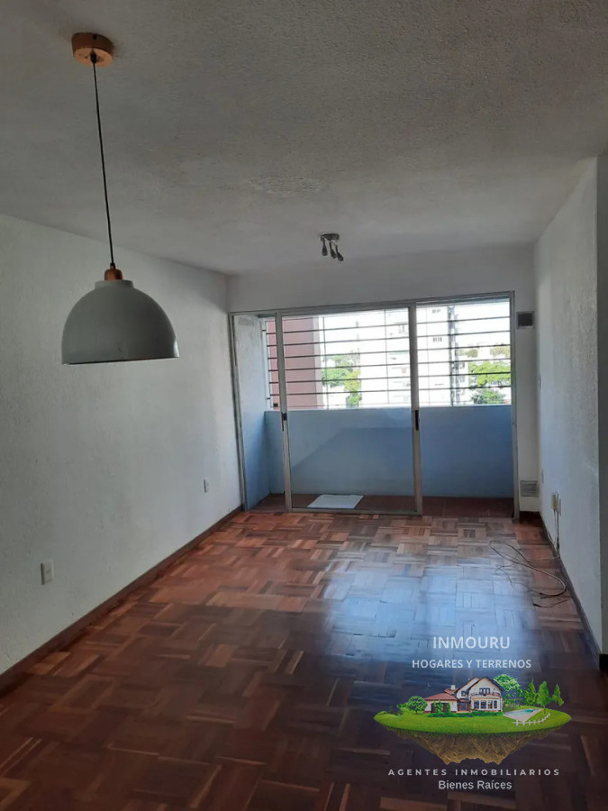 Apartamento ID.2812 - Alquilo luminoso apartamento de 2 dormitorios, 2 baños y cochera en Tres Cruces