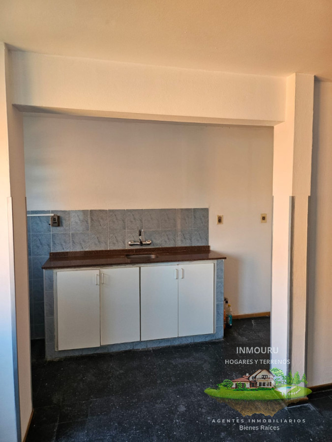 Apartamento ID.2635 - Alquilo Amplio Y Luminoso Apto en complejo cerrado ubicado en flor de Maroñas