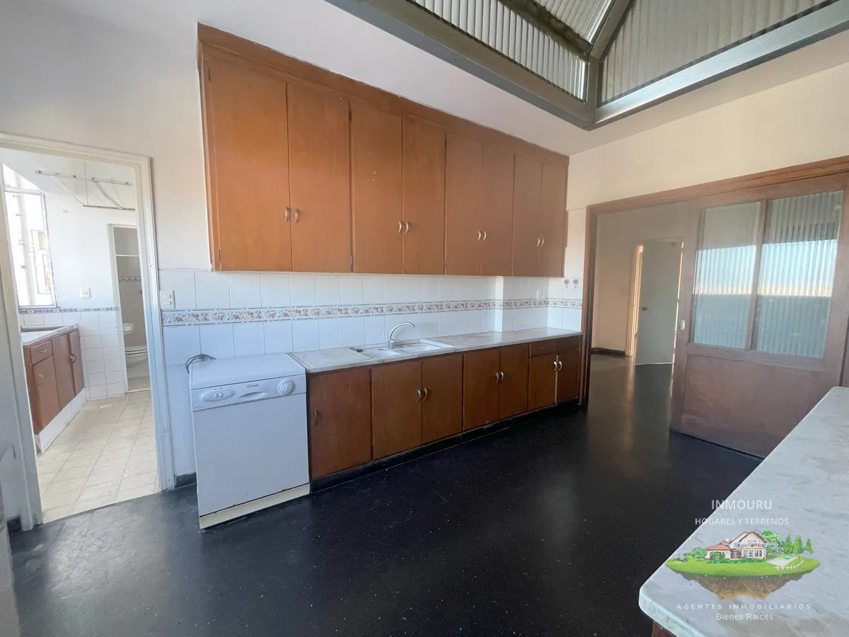 Apartamento ID.2667 - Alquiler de Hermoso Apto en Cordón 4 Dormitorios 