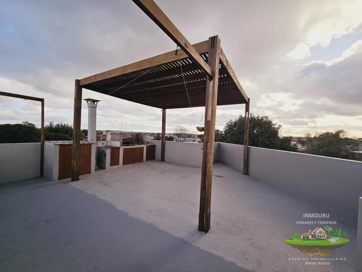 Apartamento ID.1742 - Vendo Apartamento tipo casa  2 Dorm. con cochera y Azotea con Parrillero