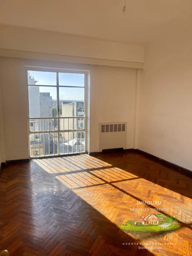 Apartamento ID.1534 - Alquiler de Amplio y Luminoso Apto em Pleno centro