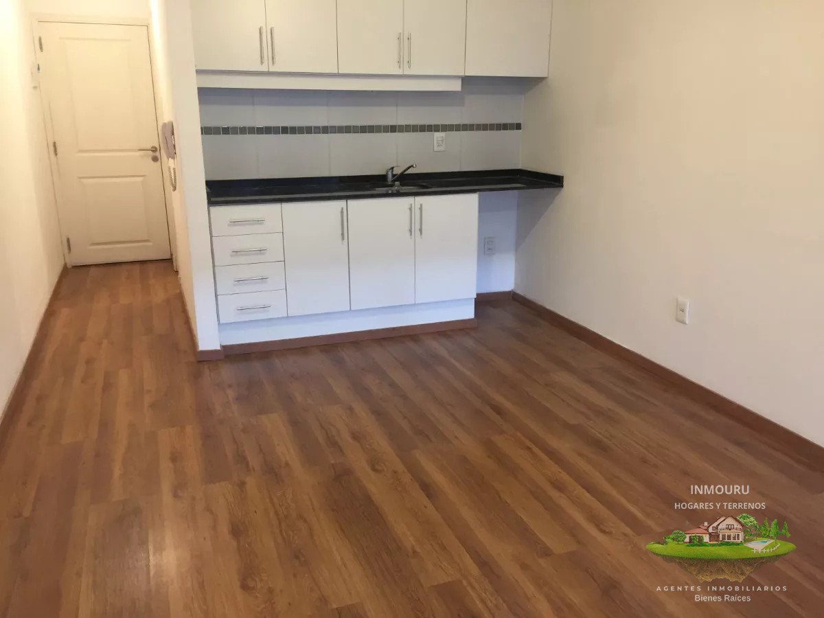 Apartamento ID.635 - ALQUILER de monoambiente en POCITOS a pasos de la rambla