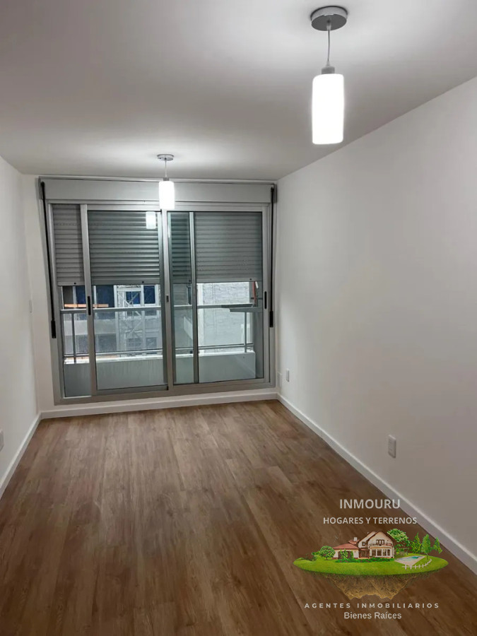 Apartamento ID.2818 - Alquiler de Apto de 1 Dormitorio con garaje en Tres Cruces