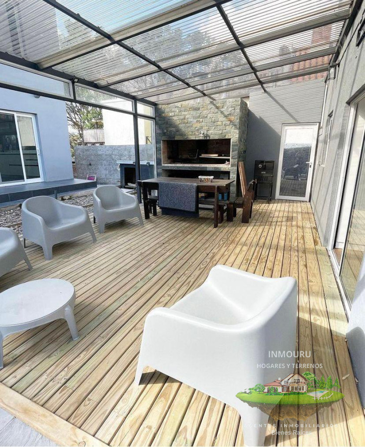 Casa ID.319 - VENTA DE PROPIEDAD 2 CASAS EN 1 CON PISCINA Y VISTA AL MAR ,EN ATLANTIDA SUR - RAMBLA , UBICADA A 50m DE LA PLAYA  