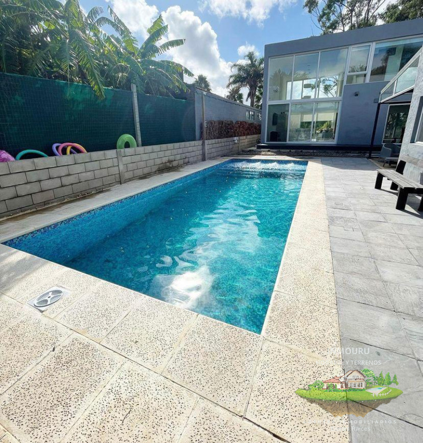 Casa ID.319 - VENTA DE PROPIEDAD 2 CASAS EN 1 CON PISCINA Y VISTA AL MAR ,EN ATLANTIDA SUR - RAMBLA , UBICADA A 50m DE LA PLAYA  