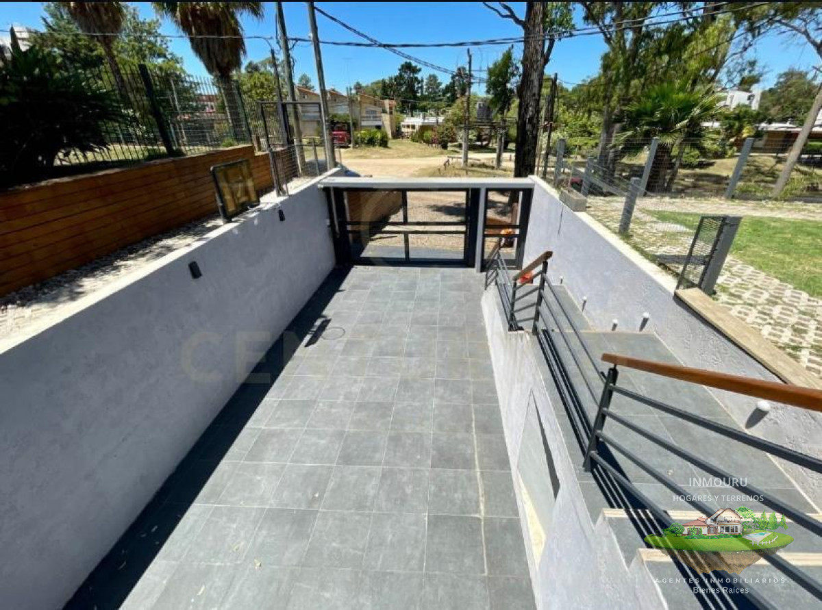 Casa ID.319 - VENTA DE PROPIEDAD 2 CASAS EN 1 CON PISCINA Y VISTA AL MAR ,EN ATLANTIDA SUR - RAMBLA , UBICADA A 50m DE LA PLAYA  