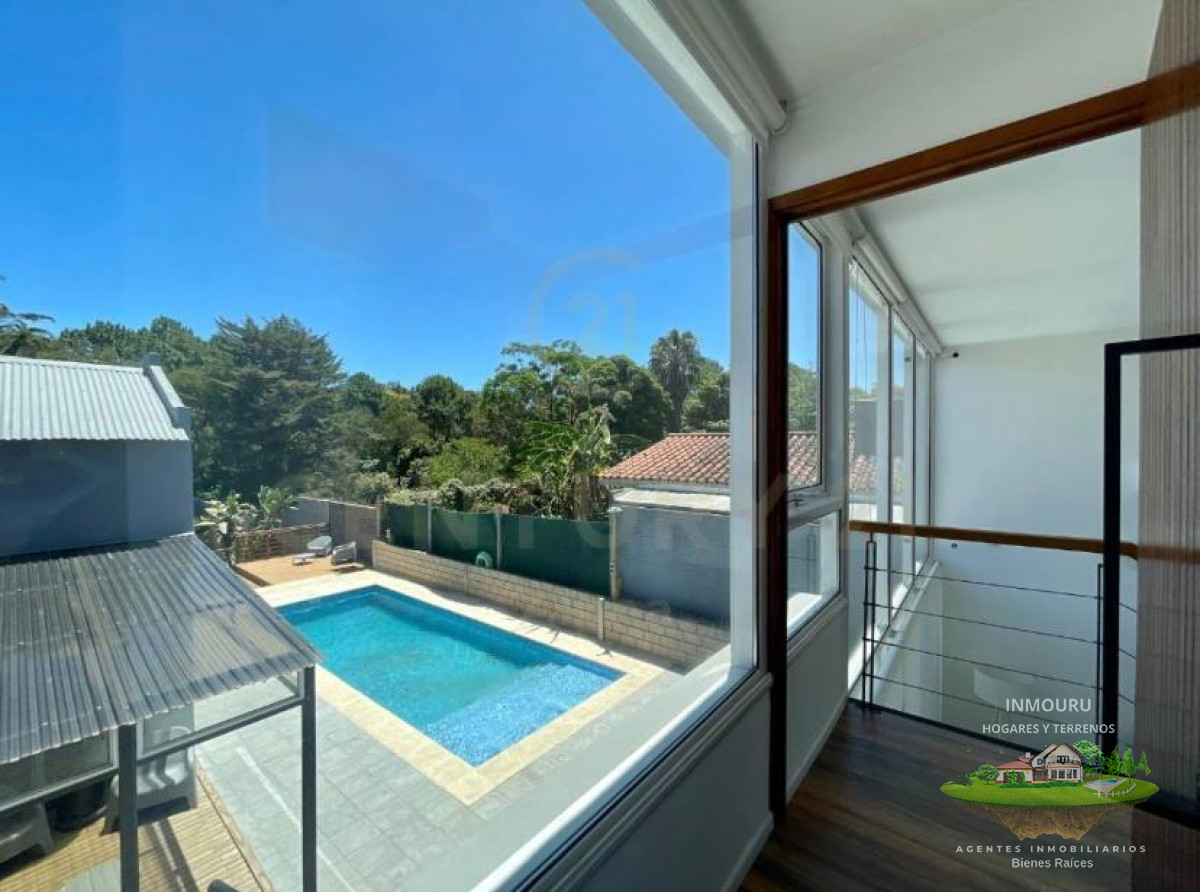 Casa ID.319 - VENTA DE PROPIEDAD 2 CASAS EN 1 CON PISCINA Y VISTA AL MAR ,EN ATLANTIDA SUR - RAMBLA , UBICADA A 50m DE LA PLAYA  