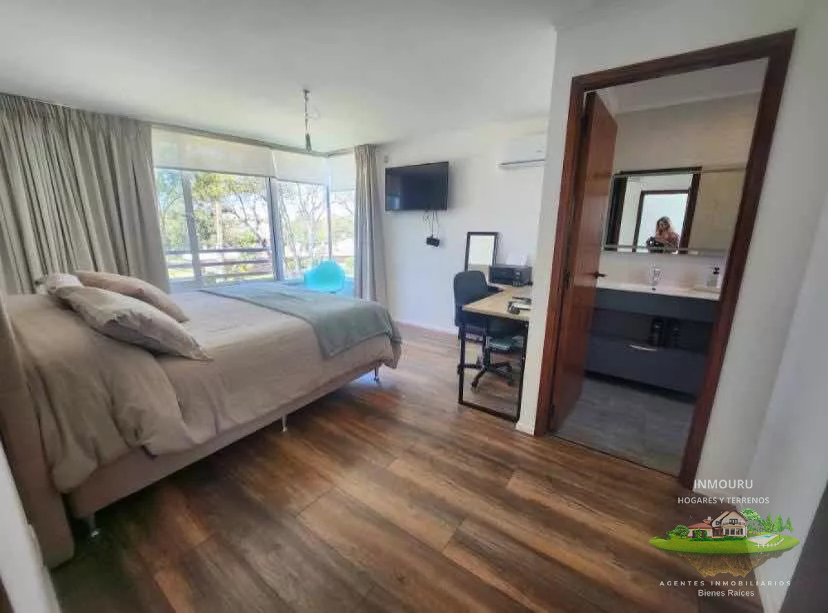 Casa ID.319 - VENTA DE PROPIEDAD 2 CASAS EN 1 CON PISCINA Y VISTA AL MAR ,EN ATLANTIDA SUR - RAMBLA , UBICADA A 50m DE LA PLAYA  