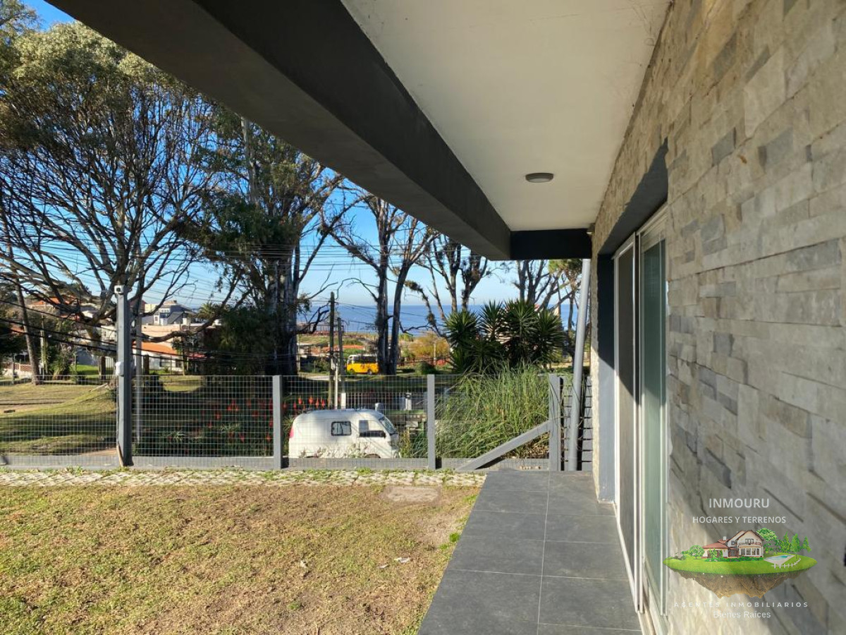 Casa ID.319 - VENTA DE PROPIEDAD 2 CASAS EN 1 CON PISCINA Y VISTA AL MAR ,EN ATLANTIDA SUR - RAMBLA , UBICADA A 50m DE LA PLAYA  
