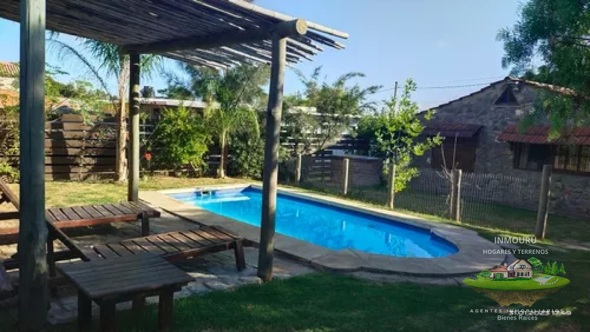 Casa ID.492 - En venta casa de piedras con pisina En Playa Grande, Piriápolis 