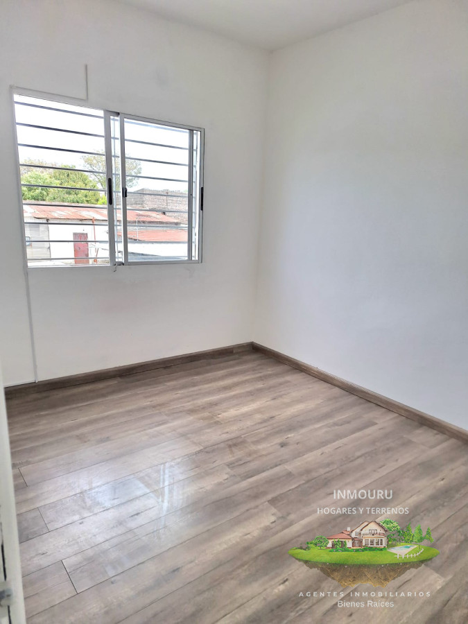 Casa ID.721 - Se vende local comercial y vivienda con garaje y 3 dormitorios, zona Mercado Modelo