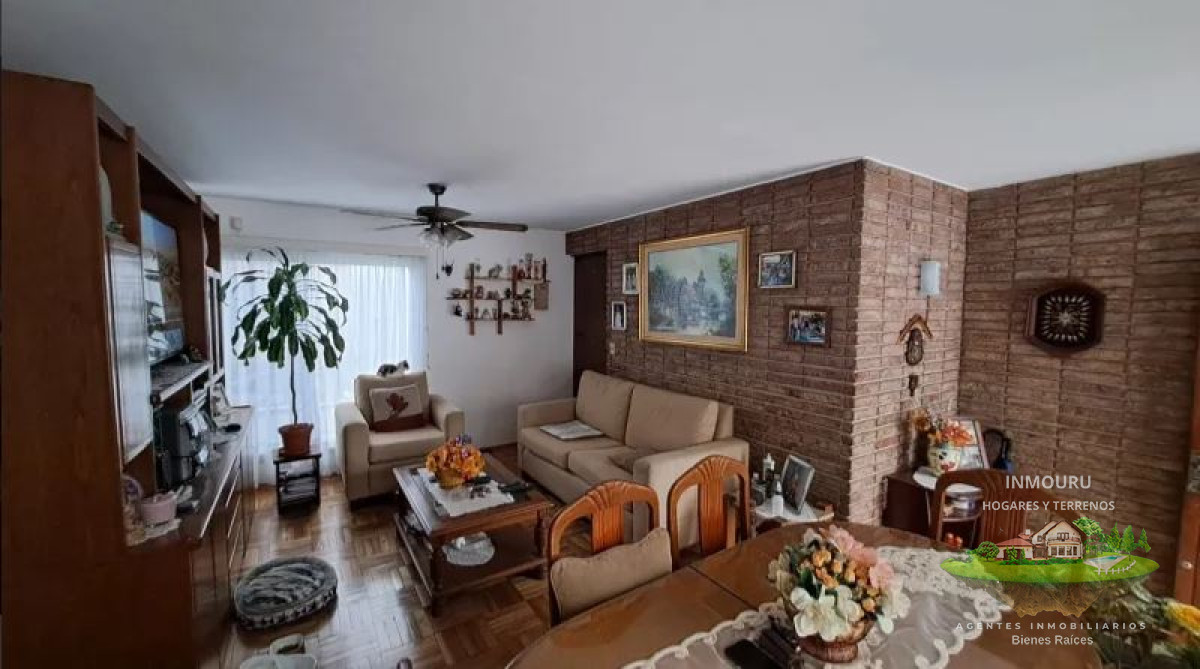 Casa ID.1124 - Se vende amplia casa en Cordón