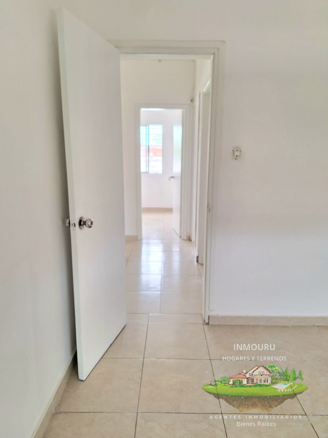 Casa ID.721 - Se vende local comercial y vivienda con garaje y 3 dormitorios, zona Mercado Modelo